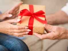 W Polsce dajemy bliskim na potęgę. Potem lądują w szpitalu