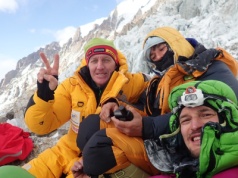 Adam Bielecki wspomina akcję na Nanga Parbat. "Krzyknąłem: zostaw ją, bo straci palce!"