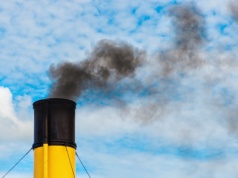 Badanie potwierdza: emisje siarki ze statków spadły