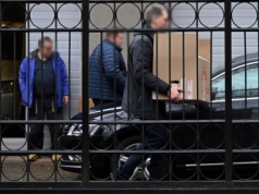 Rosjanie wyprowadzają się z konsulatu w Gdańsku. Wielkie pudła i obrazy