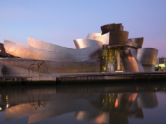 Frank Gehry nie żyje. Odszedł jeden z największych architektów