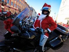 Dziś 17. parada MotoMikołajów w Warszawie. Motocyklowi Mikołaje przejadą przez centrum miasta