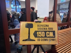 Kolejowe Mikołajki w Bydgoszczy. Tłum chętnych do zwiedzania atrakcji na dworcu