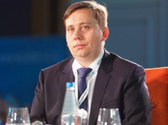 Plan oszczędności MZ na 2026 rok. Ekspert: zmiana zasad waloryzacji jest nieunikniona