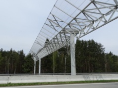 Tajemnicze konstrukcje nad drogami. Mało kto wie, czemu tak naprawdę służą