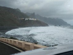 Alert na Wyspach Kanaryjskich. Niebezpieczne fale do 5 metrów