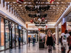 Przedświąteczna gorączka zakupów. Policja ostrzega przez kieszonkowcami i oszustami