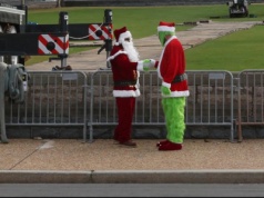Rózgi na GPW rozdane. Prezenty dla budowlanej gwiazdki i miedziowego giganta