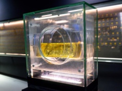 NBP kontynuował złote zakupy. W listopadzie przybyły kolejne tony „barbarzyńskiego reliktu”