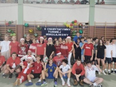 Nauczyciele i rodzice kontra uczniowie w charytatywnych meczach w SP9