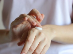 Trzy składniki z kuchni zrobią z dłońmi cuda. Efekt jest natychmiastowy