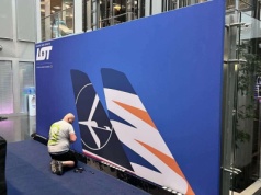 LOT jednak nie przejmie Smartwings! A już nawet ściankę ustawili…