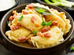 Pierogi z charakterem – wędzony twarożek w roli głównej