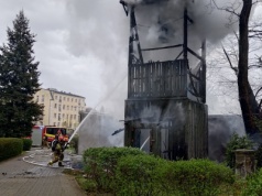 Podpalił zabytkową dzwonnicę w Warszawie. Ruszył proces