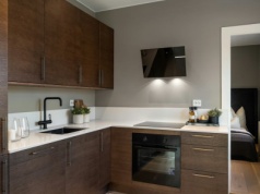 Nowa odsłona klasyki. Ten materiał sprawdzi się na lata. Tak wygląda kuchnia z charakterem