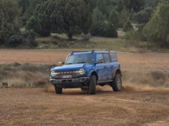 Kultowa terenówka Forda w przecenie. Czym różnią się wersje Bronco: Outer Banks i Badlands?