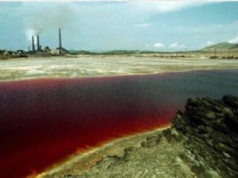 To jezioro to płynna trucizna. Zabije w godzinę