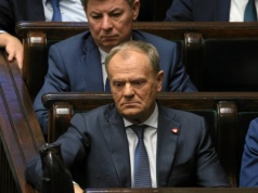 Spada Konfederacji, rośnie Braunowi. Trzy partie poza Sejmem. Nowy sondaż