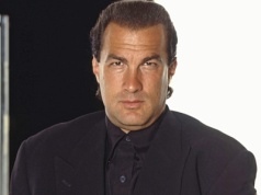 Nikt o to nie prosił, ale i tak to dostaliśmy. Steven Seagal wraca do aktorstwa