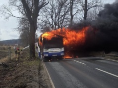Pożar autobusu na drodze Kamienna Góra – Ogorzelec