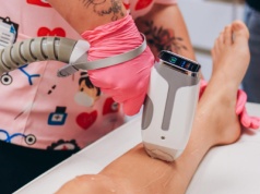 Przerzedzenia włosów po częstej depilacji mechanicznej – paradoks, który pogarsza wygląd skóry