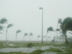 Coś dziwnego dzieje się z pogodą. Ekspert o cyklonie Ditwah