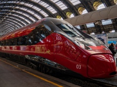 Przeżyli piekło w tunelu. Pociąg zatrzymał się na 7 godzin. 460 pasażerów zostało bez wody i jedzenia