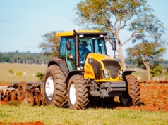 Jakie normy emisji spalin dla ciągników obowiązują poza Unią Europejską? Zapraszamy na wycieczkę dookoła świata
