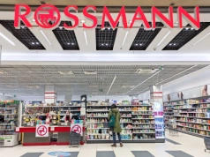 Rossmann rozdaje prezenty. Nowa akcja przyciąga klientów, ale zapasy szybko topnieją