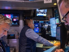 Niewielki wzrost indeksów w USA w oczekiwaniu na Fed