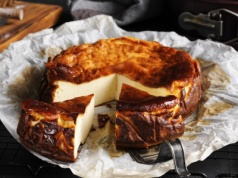 Baskijski sernik za 10 zł?! To niemożliwe, jeśli cukiernia potrafi liczyć