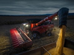 Nawet 16 rzędów na raz i monitorowanie obciążenia. Case IH wprowadza nowe przystawki do kukurydzy