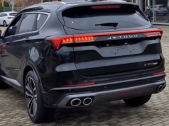 SUV za 124 900 zł z wnętrzem w stylu premium zaczyna zjeżdżać z lawet pod polskimi salonami. W standardzie ma naprawdę duże koła