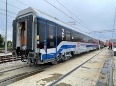 PKP Intercity: Nowe wagony z FPS będą odbierane w składach
