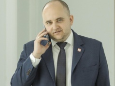 Matecki atakuje Hennig-Kloskę. „Nie ma żadnych dowodów”