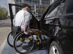 Miejsca dla osób z niepełnosprawnością są prawem, nie wygodą. Policja będzie reagować!