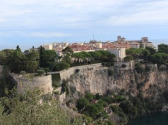 Jedno z najmniejszych państw na Ziemi. Słynie z długości życia mieszkańców