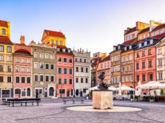 Nocują w pięciogwiazdkowych hotelach i wydają najwięcej. Turyści z tego kraju pokochali Warszawę