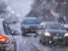 Zima 2025: Grzejesz auto pod blokiem? Sąsiad i policja nie odpuszczą. Mandat 3000 zł!