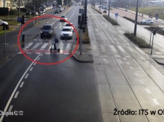 Olsztyn. 15-latek na hulajnodze wjechał pod koła volkswagena