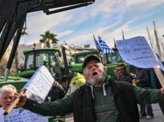 Greccy rolnicy blokują kraj. Feta znika z półek, lotniska zamknięte, a rząd bezradny