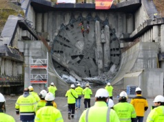 Historyczny moment na Podkarpaciu. Karpatka przebiła tunel na S19 pod Rzeszowem