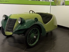 Samochód zbudowany od podstaw już w muzeum. Zobacz autorskich projekt Stanisława Suchety