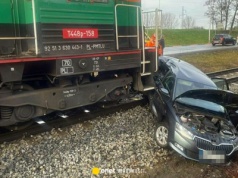 76-latek wjechał wprost pod lokomotywę. 