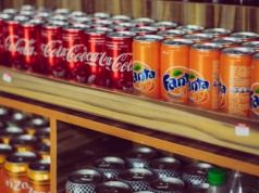 Co naprawdę piją nastolatki? Najczęściej wybierane napoje to nie energetyki