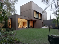 Zbudowali go w Poznaniu. Tak wygląda dom pod lasem