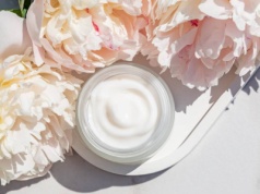 To najlepszy krem z dużą ilością kolagenu. Kosztuje 13 zł, spektakularnie ujędrnia skórę