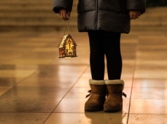 Dzieciaki z lampionami