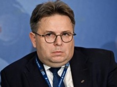 Wiceprzewodniczący PKP Cargo sprzedał wszystkie akcje. Potem je odkupił