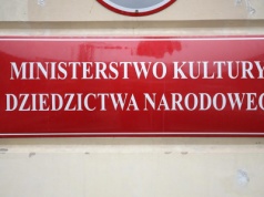 „Granty dla wybranych”. Kontrowersje wokół KPO dla kultury